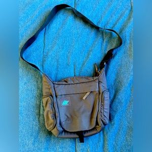 Eastern Mountain Sports padded messenger bag